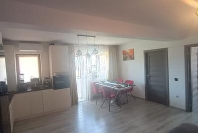 Apartament cu 3 camere semidecomandat în Florești