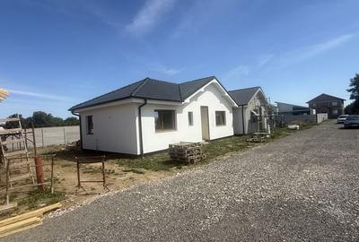 Casă cu 3 camere în Exterior Vest