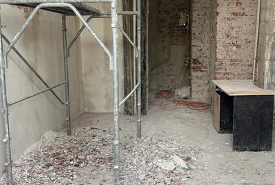 Spațiu comercial, de 87.180000305176 mp, în Lacul Tei - 2