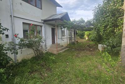 Casă cu 3 camere în Central
