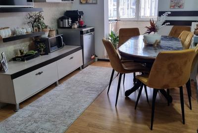 Apartament cu 3 camere decomandat în Nord