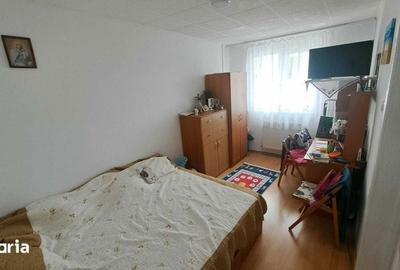 Apartament cu 3 camere semidecomandat în Central - 2