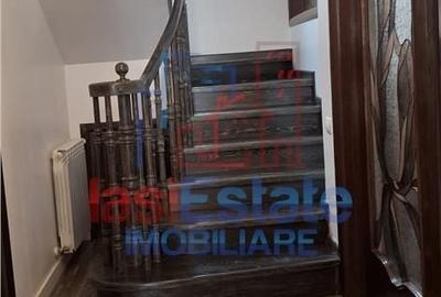 Casă cu 5 camere cu Teren 1000 Mp în Șcheia