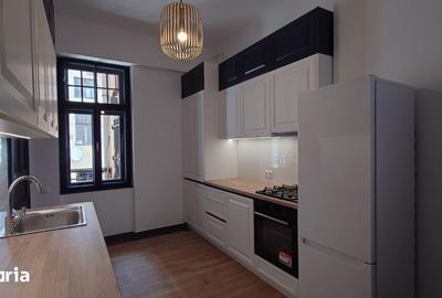Apartament cu 3 camere semidecomandat în Central