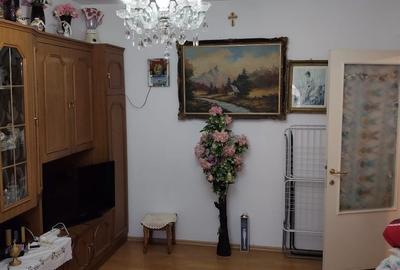 Apartament cu 2 camere decomandat în Astra
