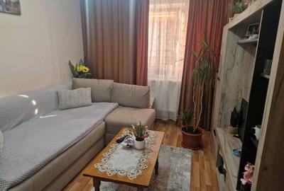 Apartament cu 2 camere decomandat în Războieni