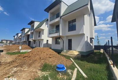 Casă cu 5 camere cu Canalizare în Dobroești