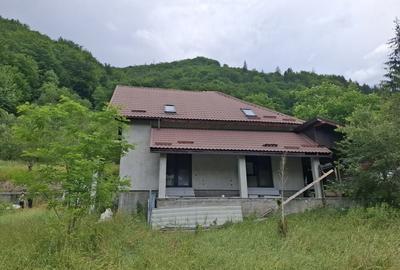Casă cu 4 camere în Răstolița - 7
