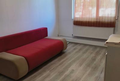 Apartament cu 3 camere decomandat, mobilat în Km 4 - 5