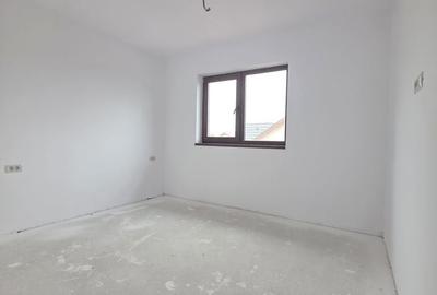 Casă cu 4 camere cu Teren 305 Mp în Tărlungeni - 1
