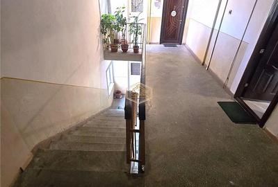 Apartament cu 2 camere decomandat în Micro 16
