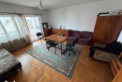 Apartament cu 3 camere decomandat în Central - 1