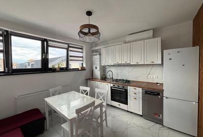 Apartament cu 3 camere semidecomandat, mobilat în Șelimbăr
