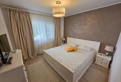 Apartament cu 4 camere decomandat, mobilat în Boema