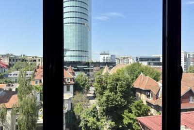 Apartament cu 3 camere decomandat, mobilat în P-ța Victoriei