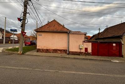 Casă individuală cu 4 camere cu Teren 150 Mp în Central - 2