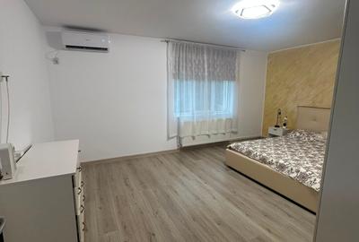 Apartament cu 2 camere decomandat în - 8