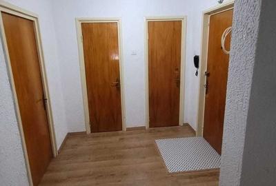 Apartament cu 2 camere decomandat în 1 Mai