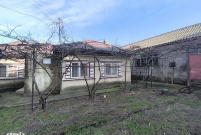 Casă cu 4 camere cu Teren 350 Mp în Central - 11