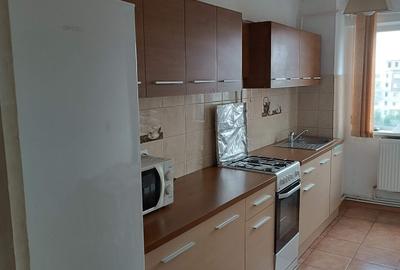 Apartament cu 3 camere decomandat în Exterior Vest - 2