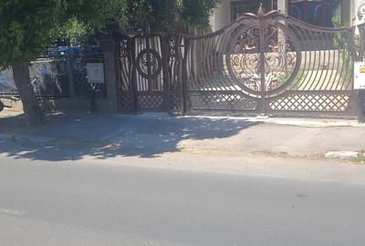 Casă cu 4 camere în Exterior Vest - 1