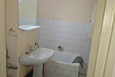 Garsonieră decomandată în Central
