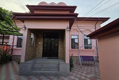 Casă individuală cu 3 camere cu Canalizare în Central - 2