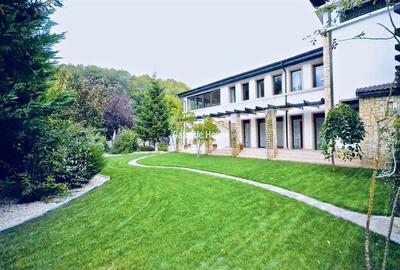Casă individuală cu 8 camere cu Teren 1500 Mp în Pipera