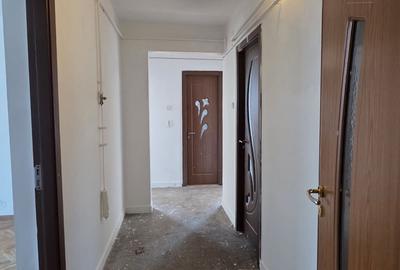 Apartament cu 3 camere decomandat în Ișalnița - 2