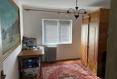 Apartament cu 4 camere decomandat în Central