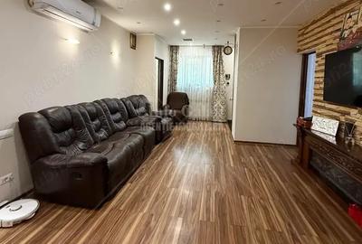 Apartament cu 6 camere decomandat în Faleză - 12