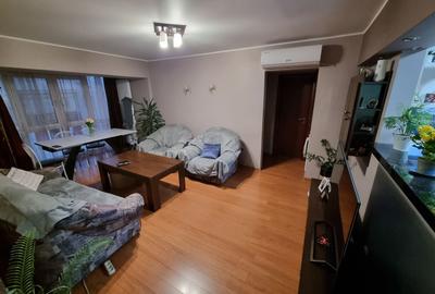 Apartament cu 4 camere semidecomandat, mobilat în CET - 4