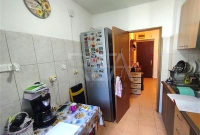 Apartament cu 3 camere decomandat, mobilat în Titan - 9