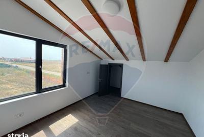 Casă cu 5 camere cu Teren 450 Mp în Nord - 9
