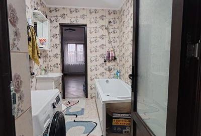 Casă cu 5 camere cu Teren 2400 Mp în Central - 3