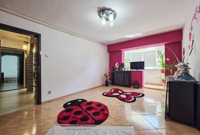 Apartament cu 3 camere decomandat în Central