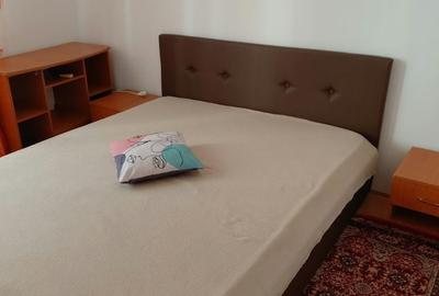 Apartament cu 3 camere decomandat în Exterior Vest