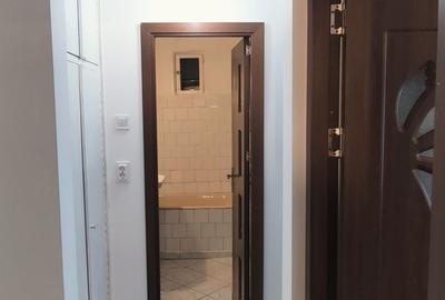 Apartament cu 3 camere decomandat în 1 Mai