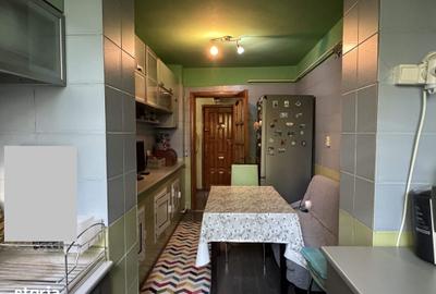 Apartament cu 3 camere semidecomandat în Central