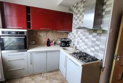 Apartament cu 3 camere semidecomandat în Luncă