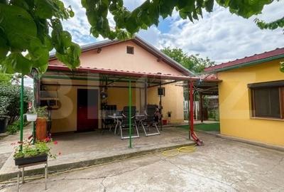 Casă cu 4 camere în Dumbrăvița