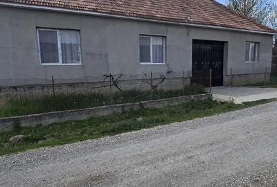 Casă cu 3 camere cu Teren 1500 Mp în Hidiș - 1