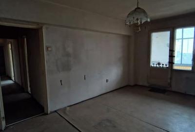 Apartament cu 4 camere în Central