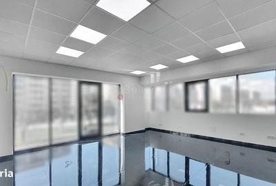 Spațiu comercial, de 105 mp, în Central - 8