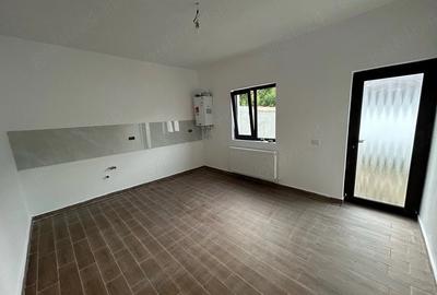 Casă cu 6 camere cu Teren 380 Mp în Central - 4