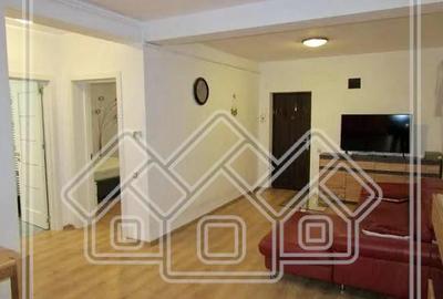 Apartament cu 3 camere nedecomandat în Hipodrom 3