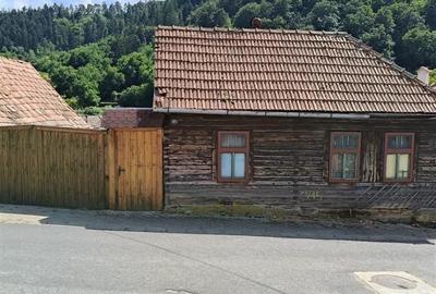 Teren de 5600 mp, în Vest - 2