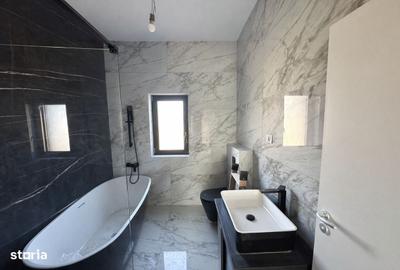Casă cu 4 camere cu Teren 200 Mp în Bucium