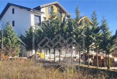 Apartament cu 3 camere nedecomandat în Exterior Vest