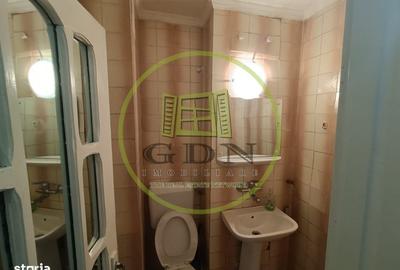 Apartament cu 3 camere, mobilat în Central